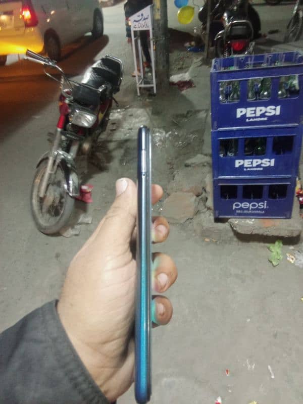 Tecno Spark 10 pro 4/64 3