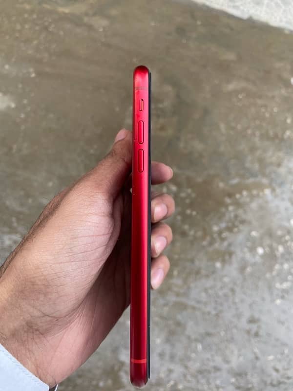 iPhone XR 4