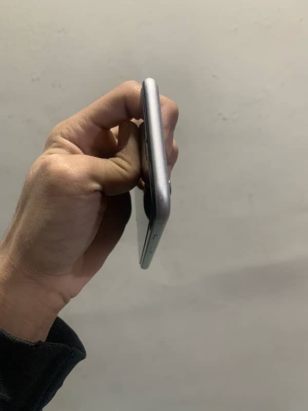 iPhone 6 (16 gb ) official PTA approved in a new condition 3