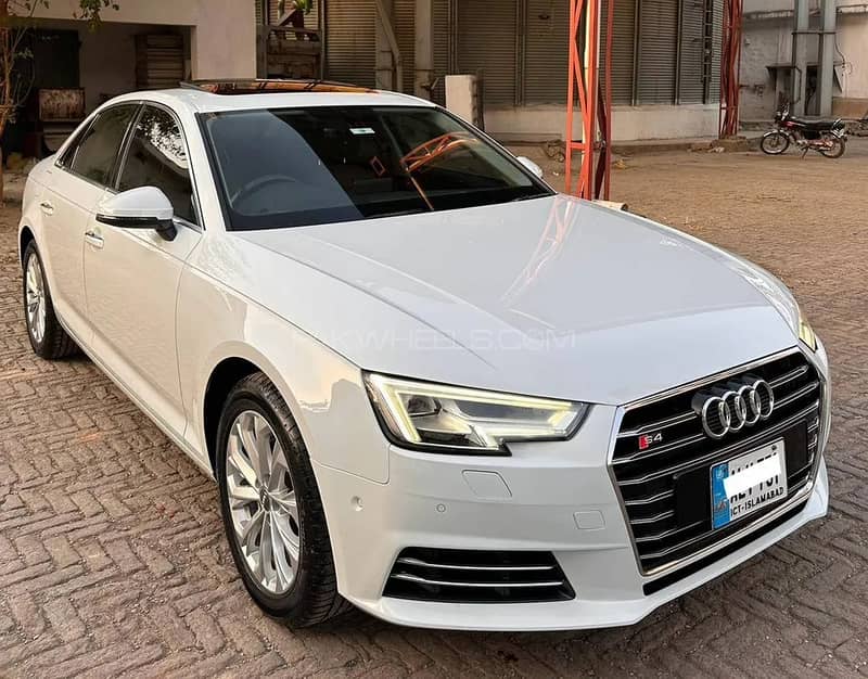 Audi A4 2018 S-Line Competition For sale 4