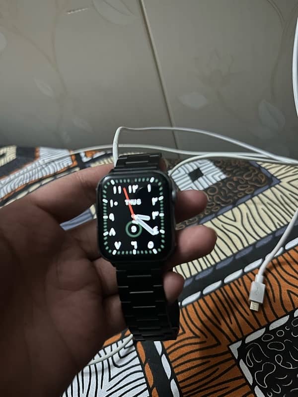 apple iwatch series 5 GPS 44mm 2