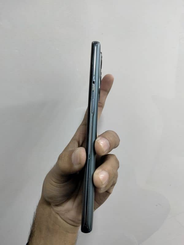 OnePlus 9 pro 12gb 256gb Approved 4