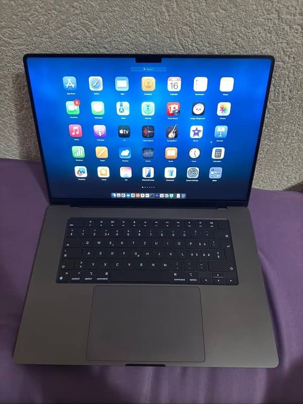 Apple M3 max 16” 1