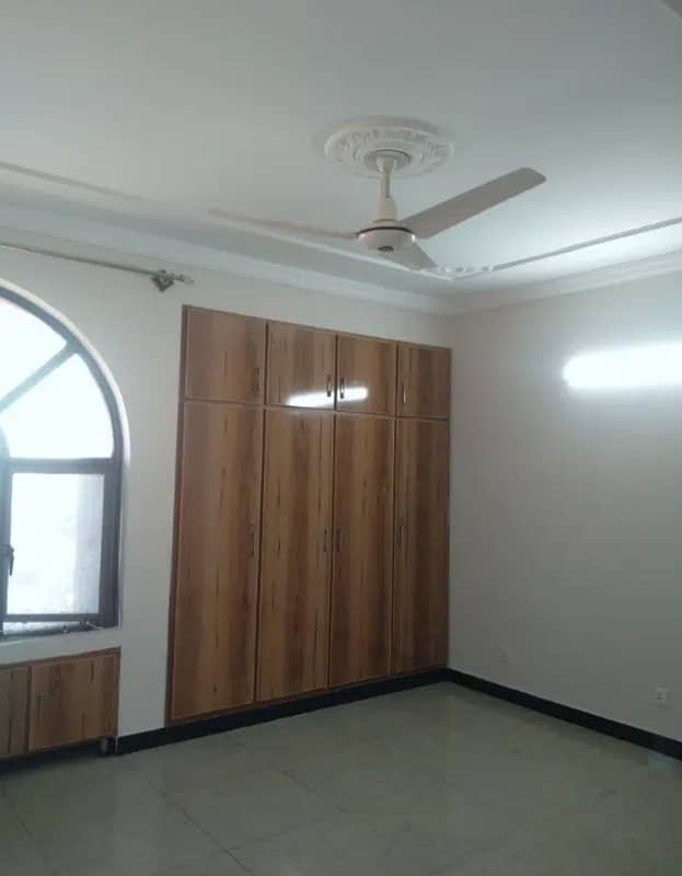 G-11/4 PHA C-Type Fully Renovated Tile Floor Flat For Rent 9