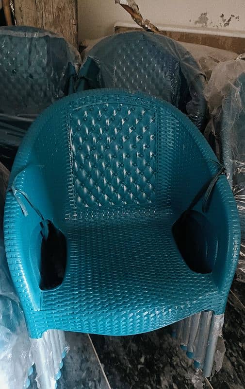 Plastic Chairs Small Size 4