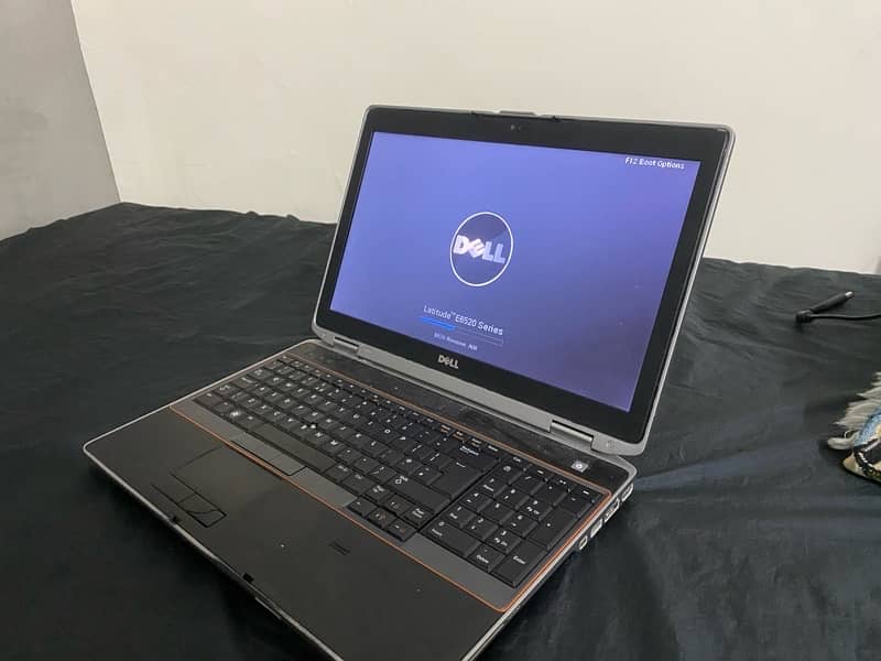 Dell Latitude E6520 Series 0