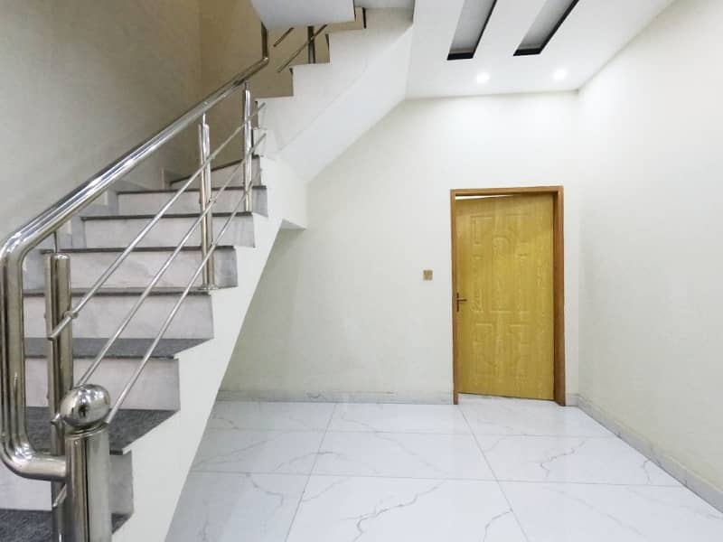 Corner 567 Square Feet House In Stunning College Road Is Available For Sale 11