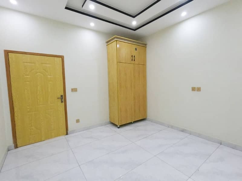 Corner 567 Square Feet House In Stunning College Road Is Available For Sale 24