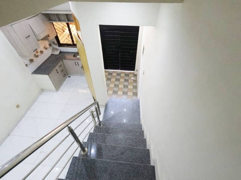 Corner 567 Square Feet House In Stunning College Road Is Available For Sale 35