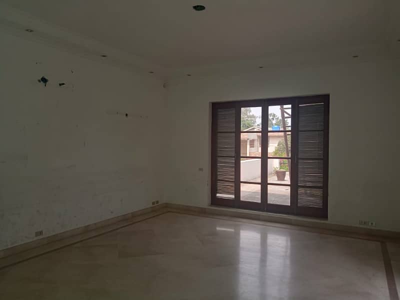 2 KANAL COMMERCIAL USE HOUSE FOR RENT GULBERG III GARDEN TOWN MOLDEL TOWN SHADMAN LAHORE 5