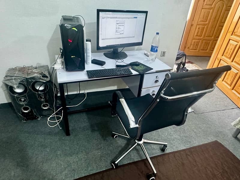 Desktop computer | Gaming PC | Complete set with table and chair 9