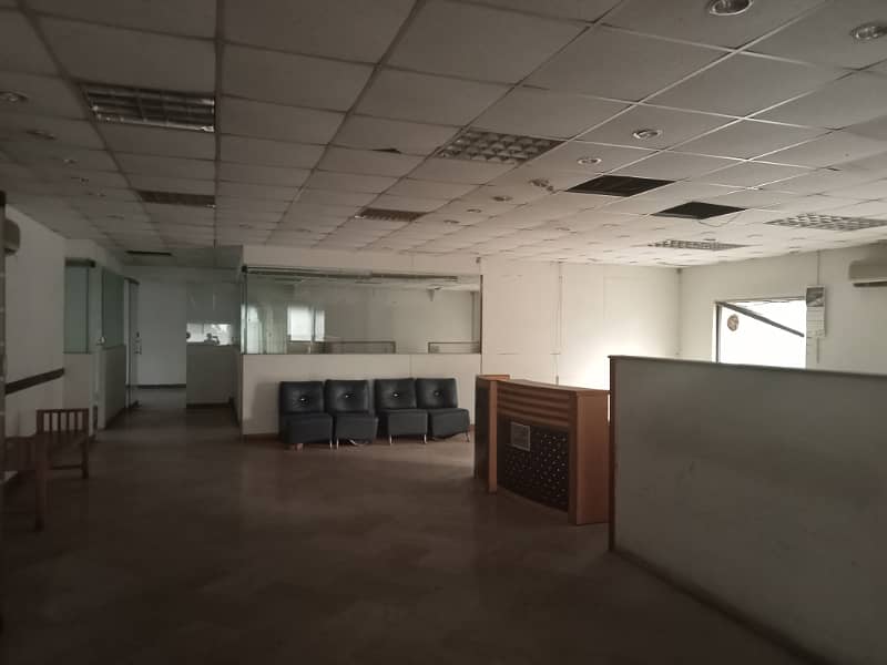 CANTT,15000 SQ. FT OFFICE FOR RENT MAIN BOULEVARD GULBERG JAIL ROAD GARDEN TOWN LAHORE 10