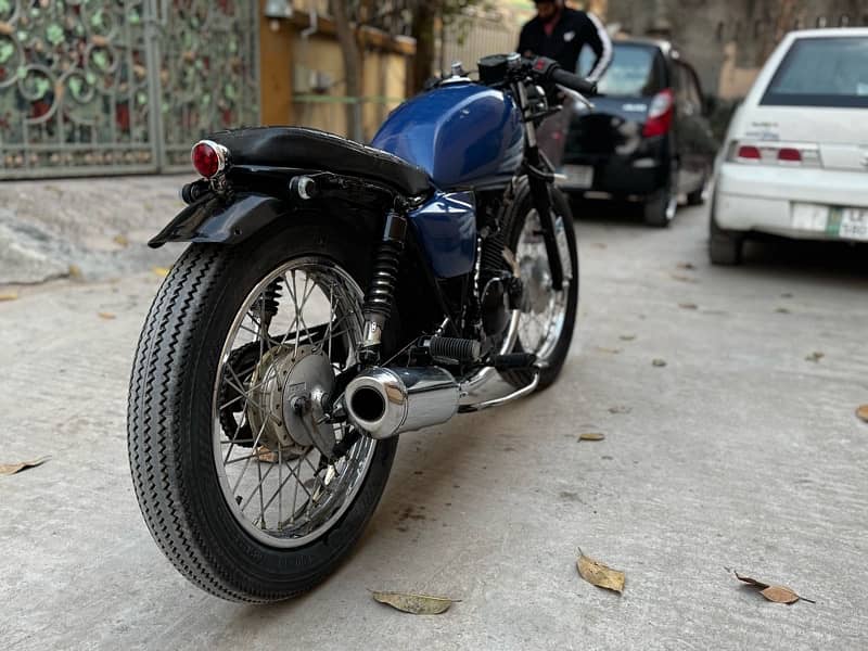 Suzuki GS150 cafe racer converted 3