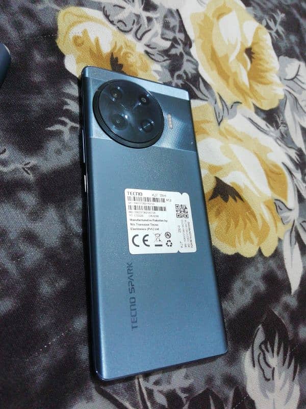 Tecno spark 20 pro plus 2