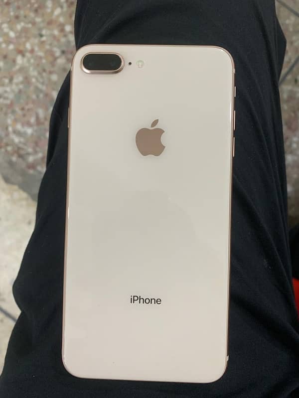 iPhone 8 Plus 1