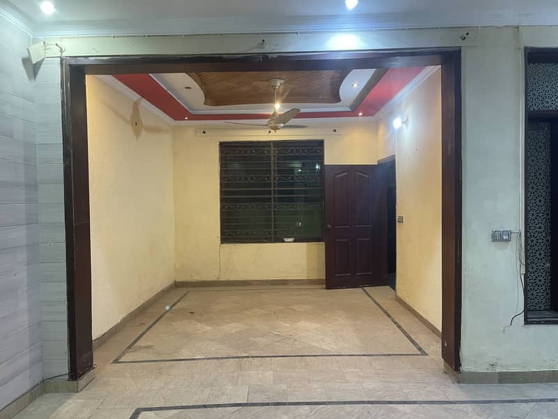 5 MARLA FULL HOUSE FOR RENT IN JOHAR TOWN NEAR TO EMPORIUM MALL 4