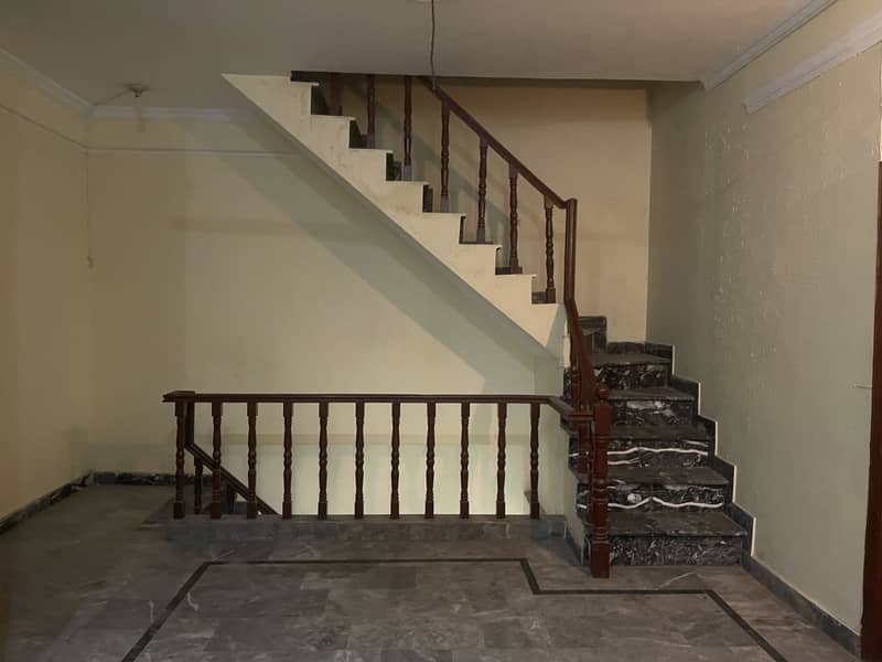 5 MARLA FULL HOUSE FOR RENT IN JOHAR TOWN NEAR TO EMPORIUM MALL 11