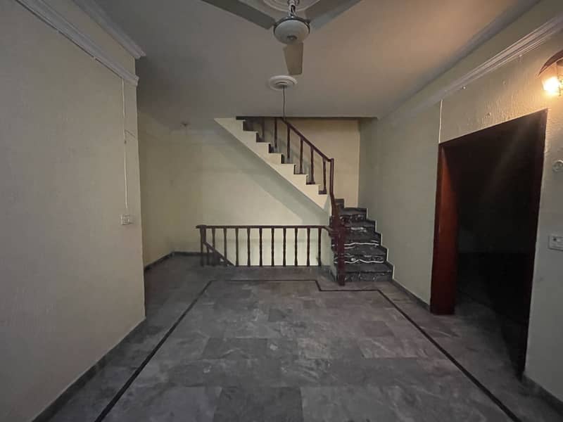 5 MARLA FULL HOUSE FOR RENT IN JOHAR TOWN NEAR TO EMPORIUM MALL 12