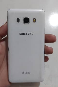 Samsung Galaxy j5 10 with box