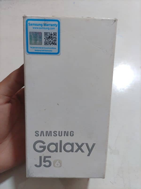 Samsung Galaxy j5 10 with box 2