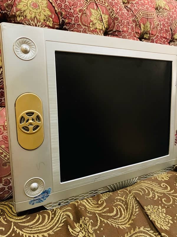 17 Inch LCD 0