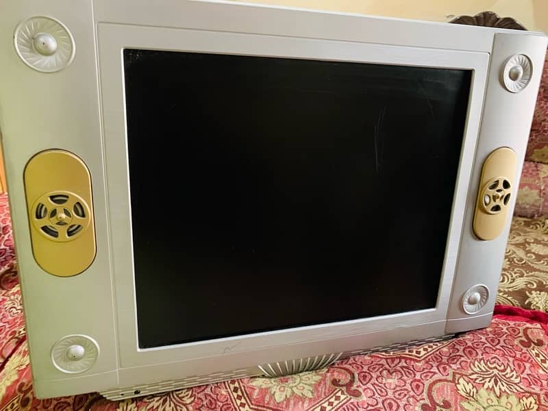 17 Inch LCD 2