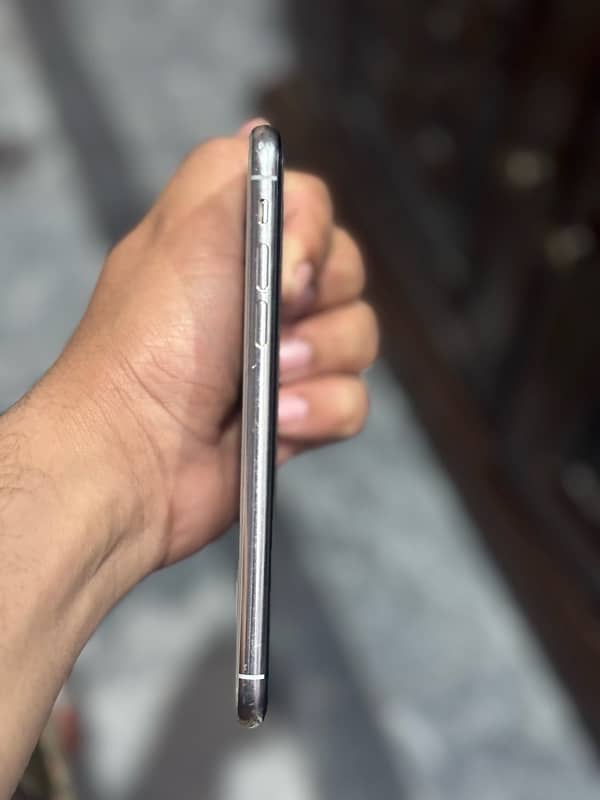 iphone xs 64 gb pta approved 1