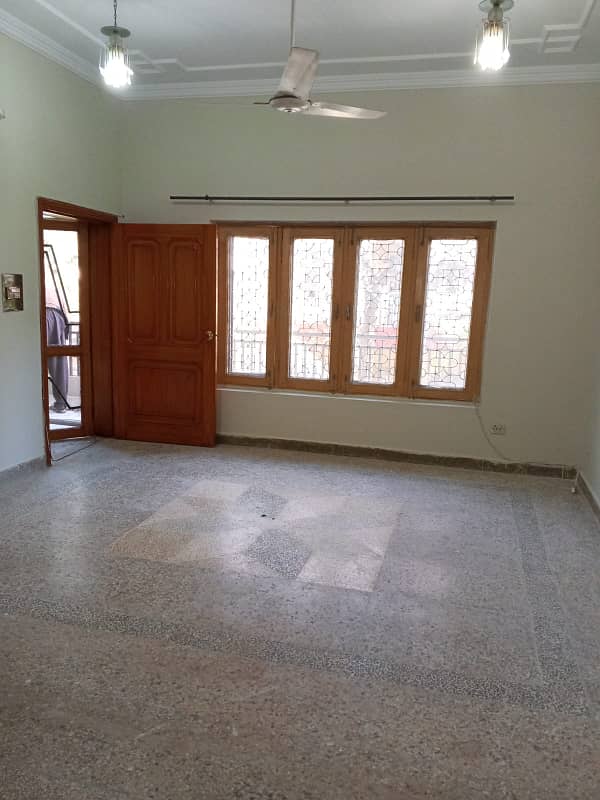 5 marla Upper portion for rent in G/11 double road markez 2