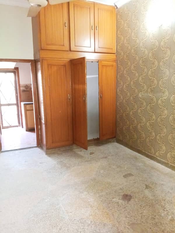 5 marla Upper portion for rent in G/11 double road markez 4