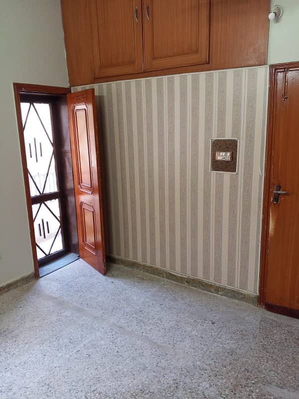 5 marla Upper portion for rent in G/11 double road markez 8