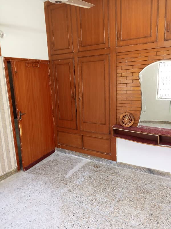 5 marla Upper portion for rent in G/11 double road markez 9