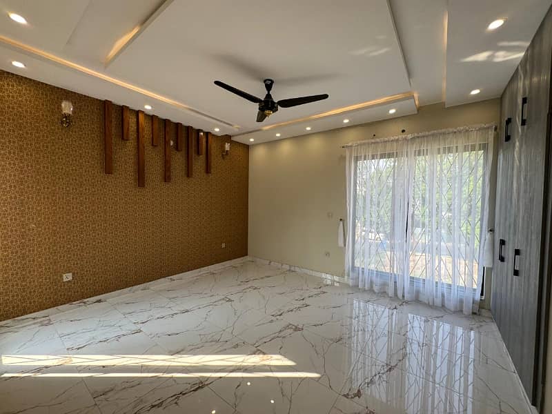 10 Marla Luxury Designer Facing Park House For Sale In Bahria Town Lahore (Low Budget) 14