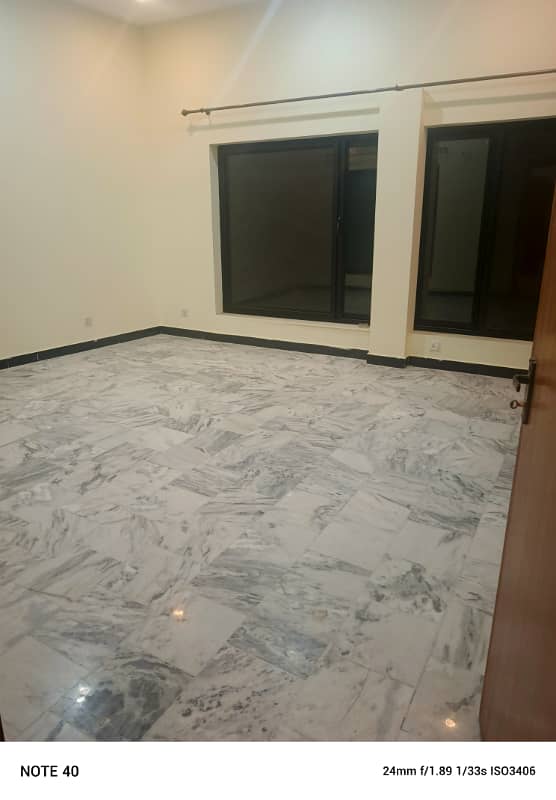 14 marla upper portion for rent at G/11 main double road 5