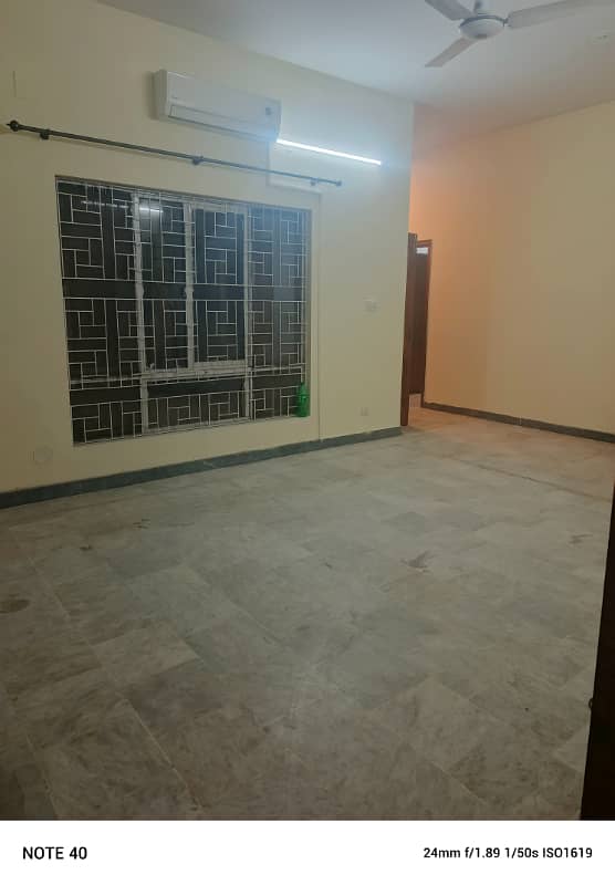 14 marla upper portion for rent at G/11 main double road 8