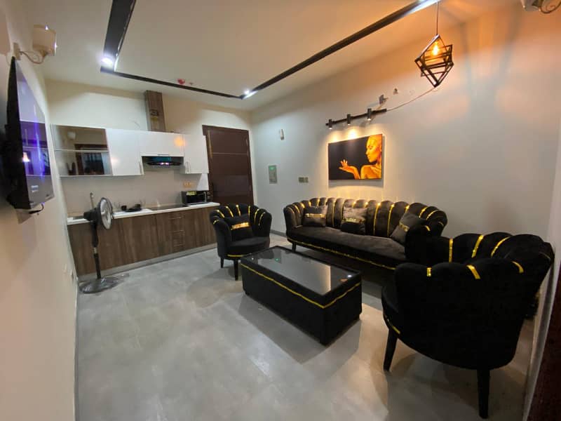 Par day short time furnished apartment available 13