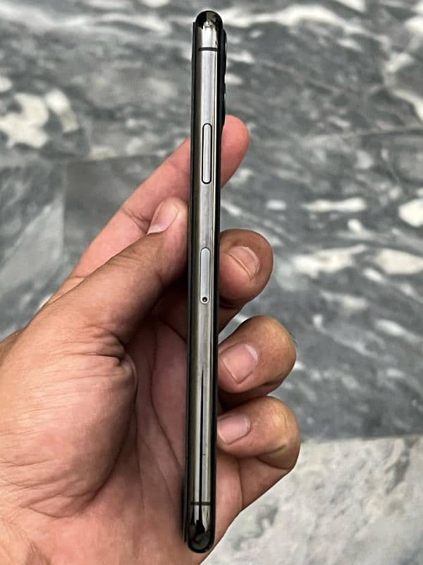 iPhone 11 Pro Max Non PTA 1