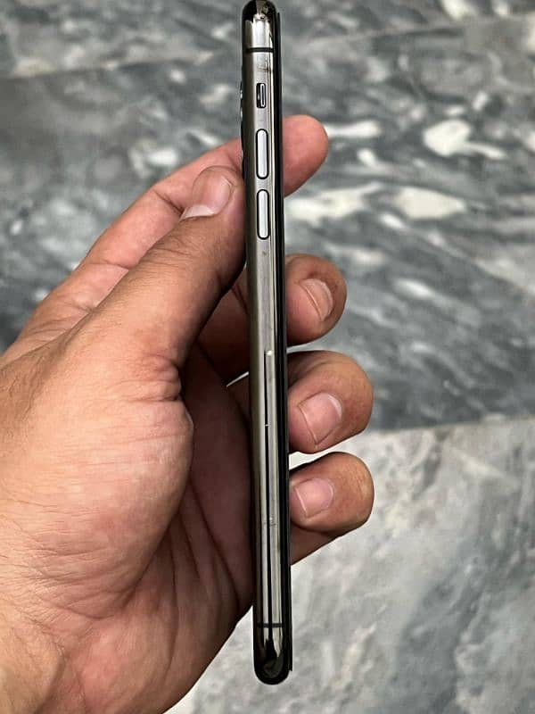 iPhone 11 Pro Max Non PTA 2