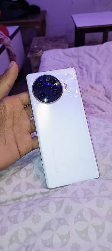 Tecno spark 20 pro plus 2