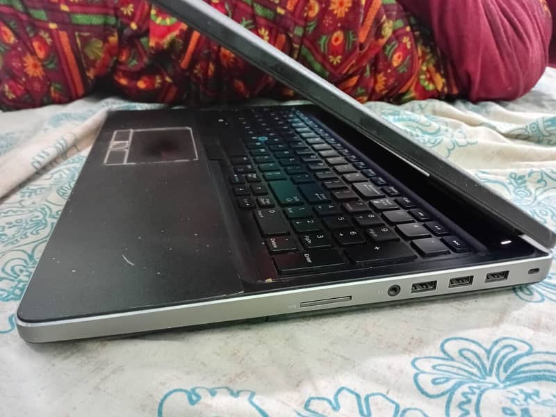 Dell laptop  i7-7 HQ CPU only Rs. 90000 3