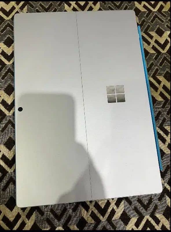 Microsoft Surface Pro 6  i5-8th Gen 8/256 0