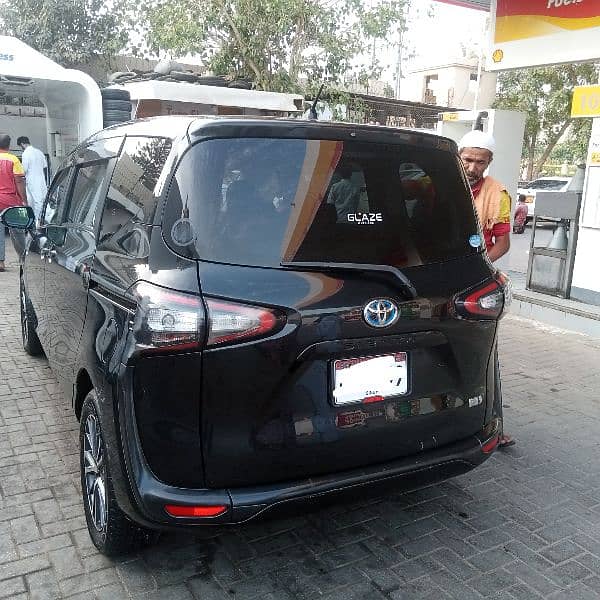 Toyota Sienta G led 1