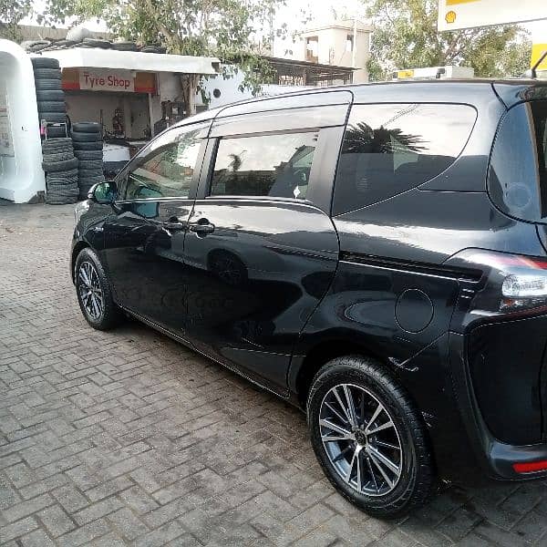 Toyota Sienta G led 3