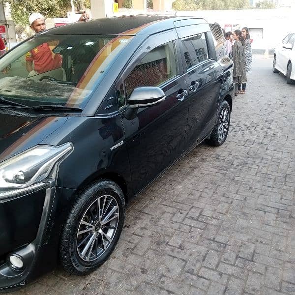 Toyota Sienta G led 4