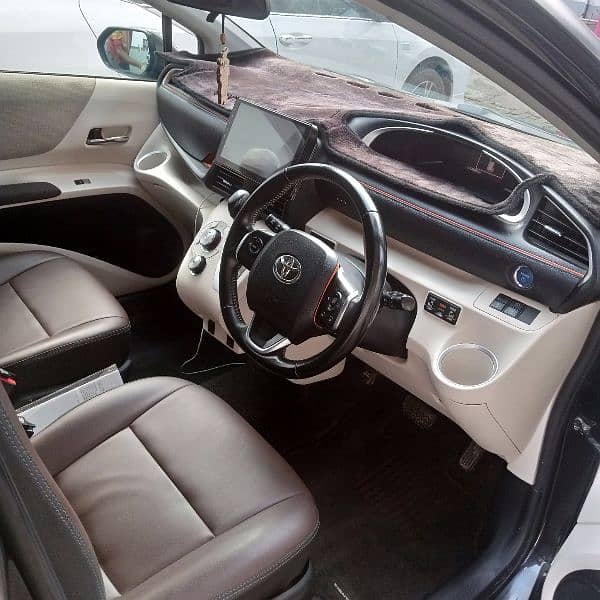 Toyota Sienta G led 6