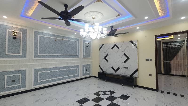 2275 Sq/Ft Facing Park Luxury House For Sale Abu Baker Blok 17