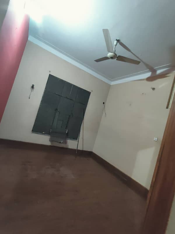 ALLAMA IQBAL TOWN 13 MARLA SEPARATE LOWER PORTION AVAILABLE FOR RENT IN PRIME LOCATION 11