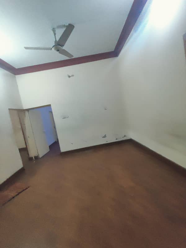 ALLAMA IQBAL TOWN 13 MARLA SEPARATE LOWER PORTION AVAILABLE FOR RENT IN PRIME LOCATION 13