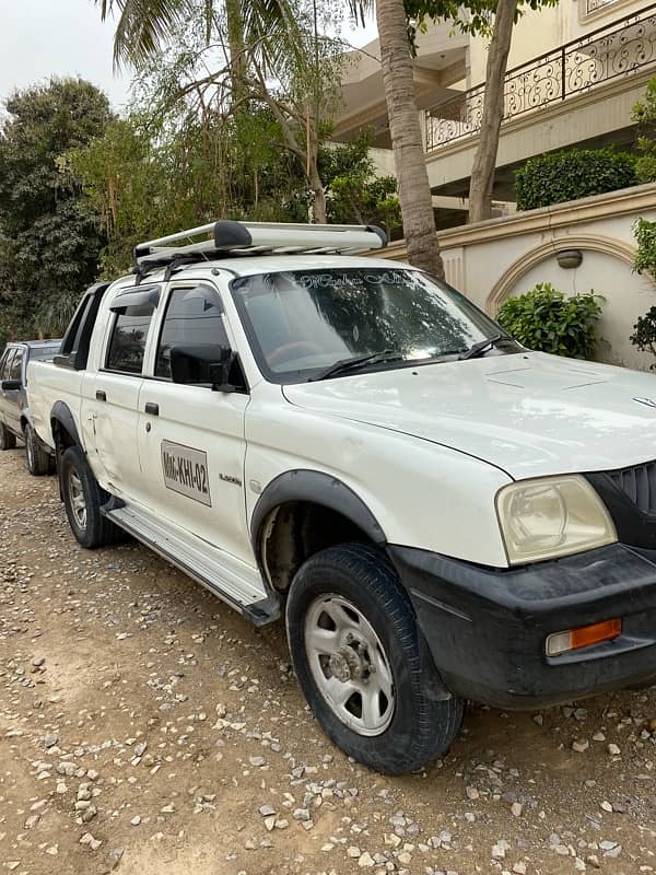 Mitsubishi L200 2005 0