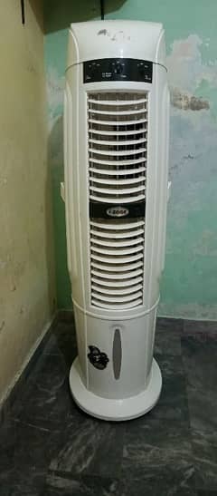 I zone cooler with double blore and ice bottles 03190657636