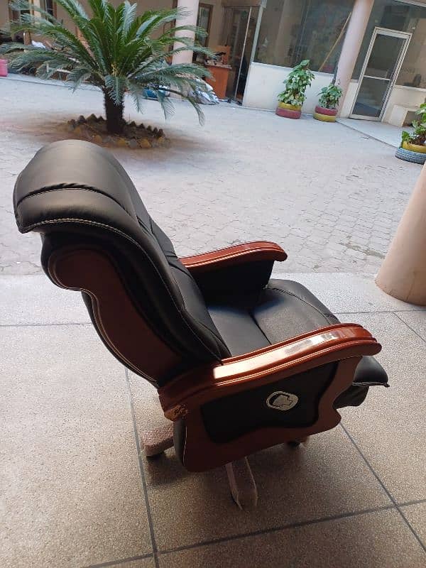 recliner revolving chair 1